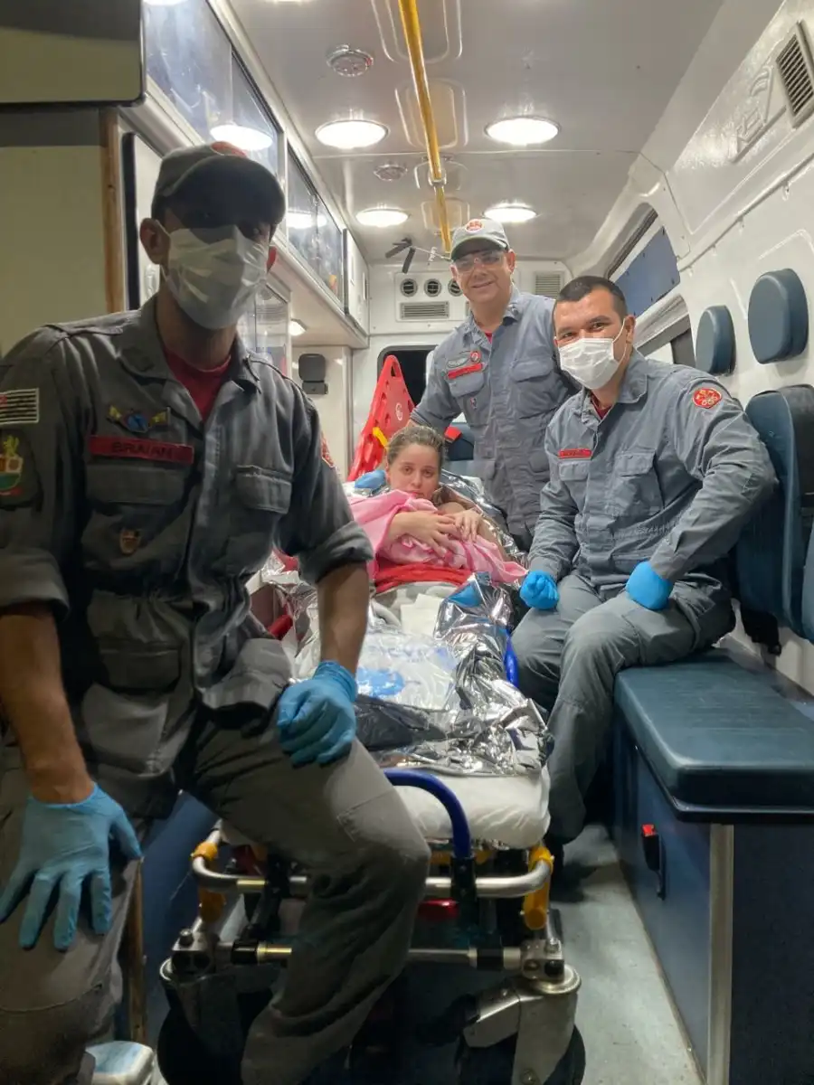Bombeiros realizam parto de emergência dentro de banheiro em Taubaté