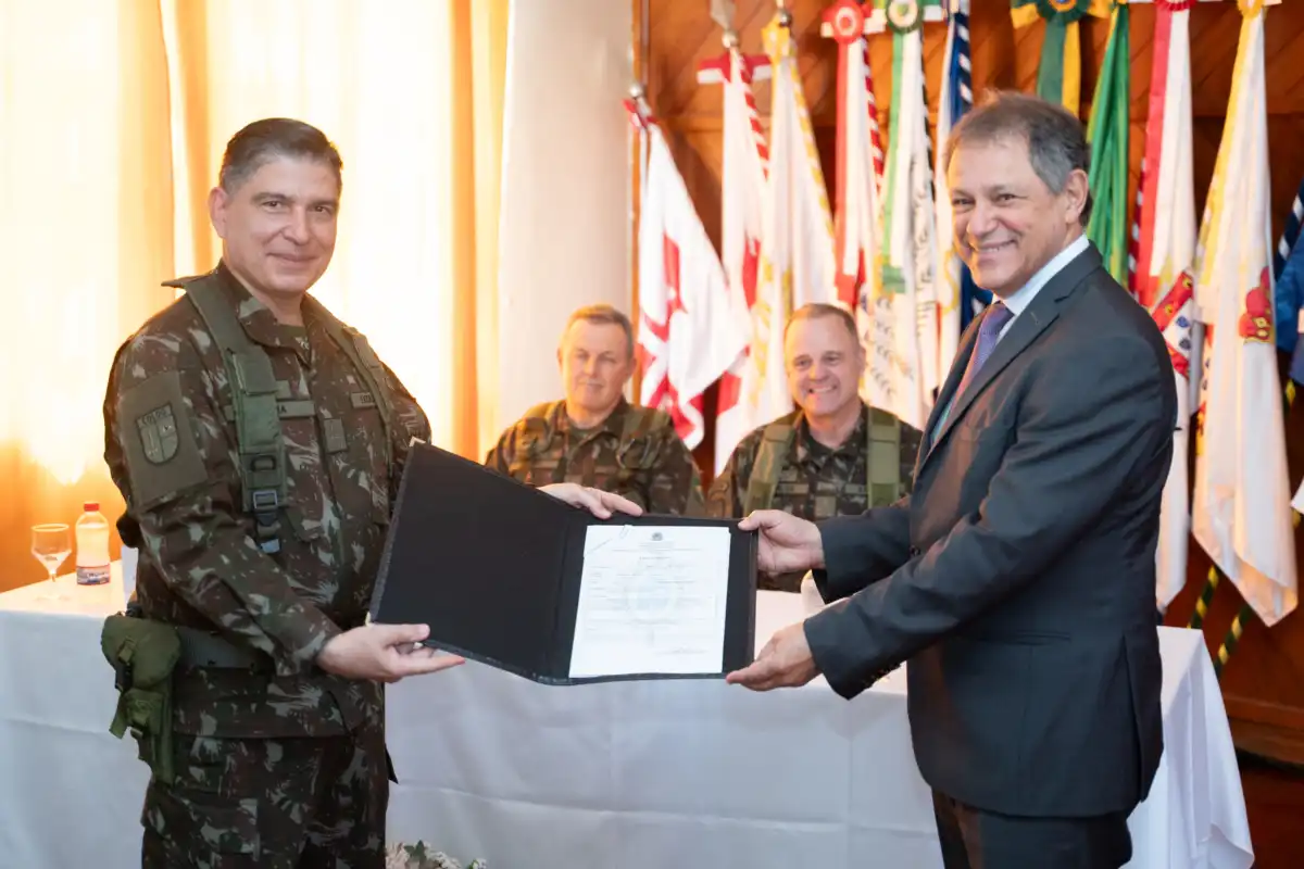 Exército Brasileiro e SIATT firmam contrato de licenciamento do Míssil MAX 1.2 AC