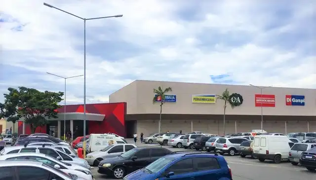 Feira de móveis acontece até o próximo dia (07) em São José