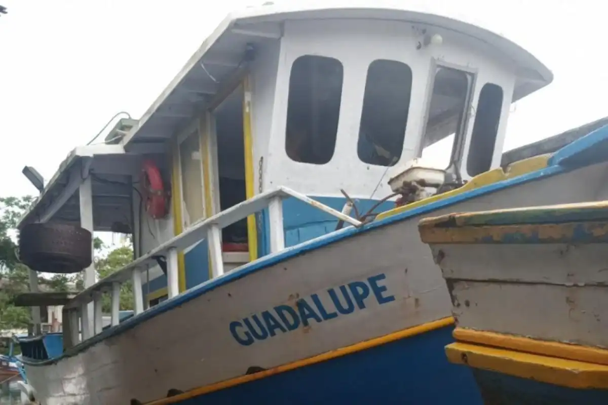 Duas pessoas morrem após naufrágio em Ubatuba