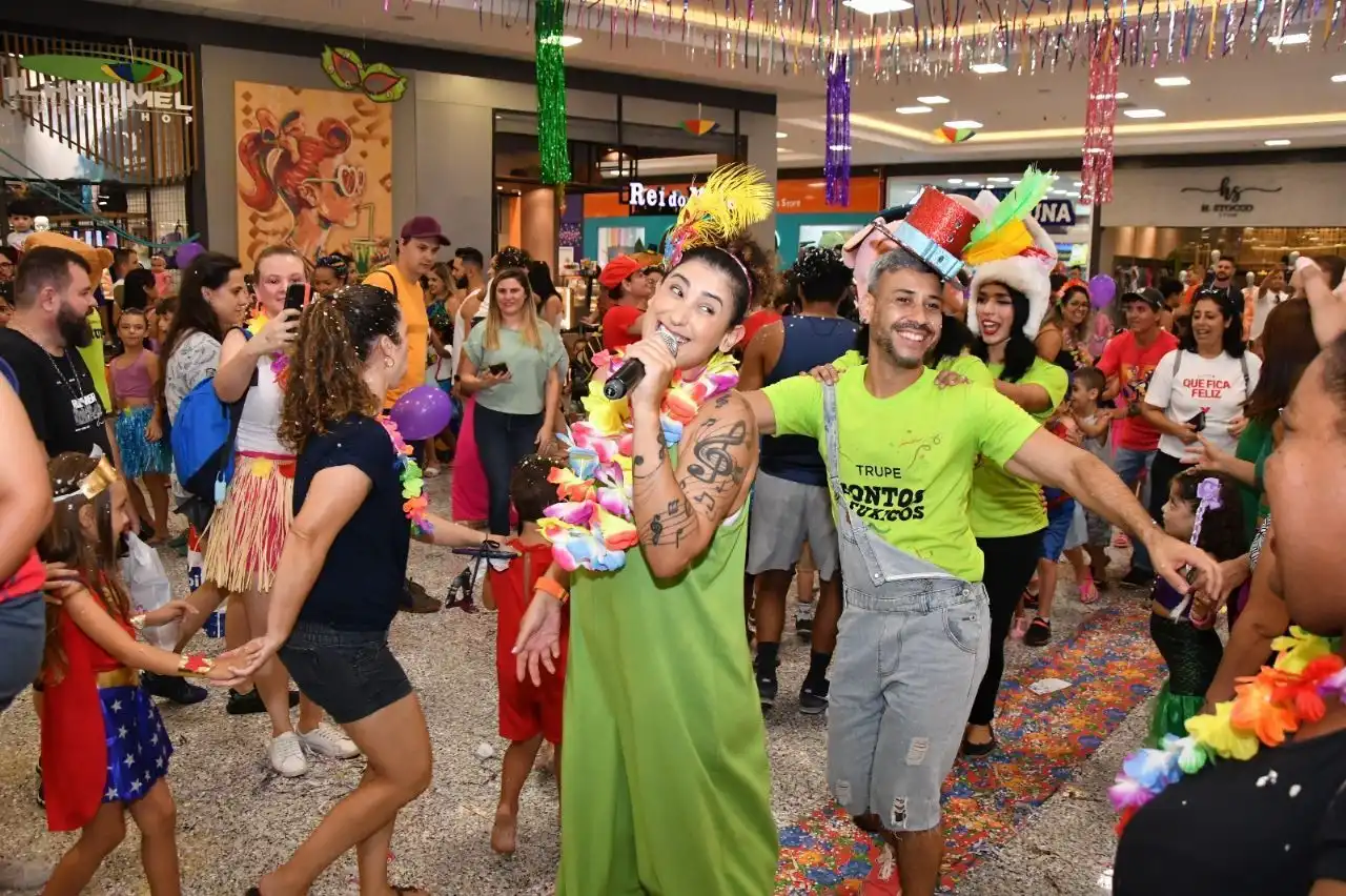 Domingo e terça-feira quem comanda a folia kids do Carnaval das Cores é o DJ Kids queridinho de Sanja!