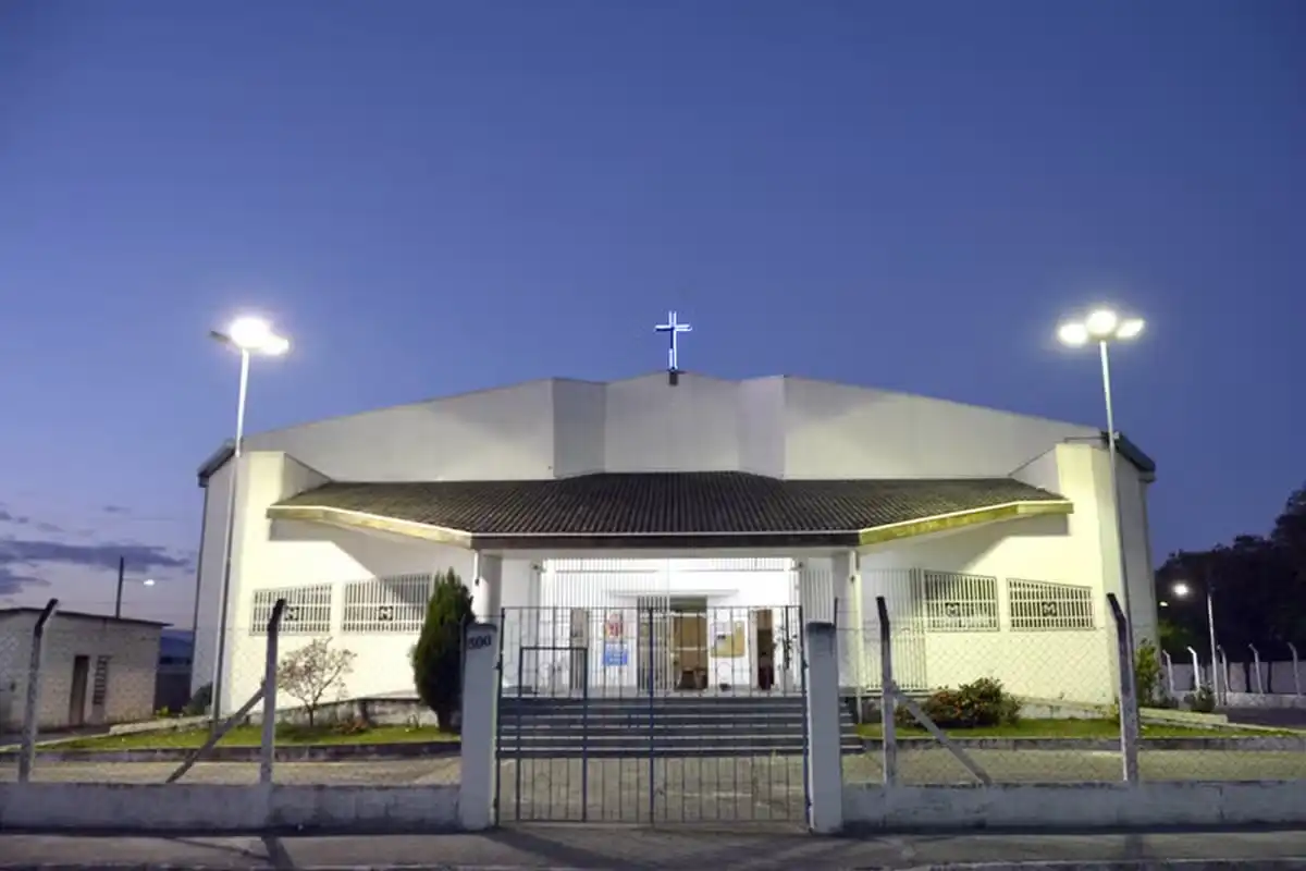 Pela terceira vez, criminosos invadem e furtam igreja em Tremembé