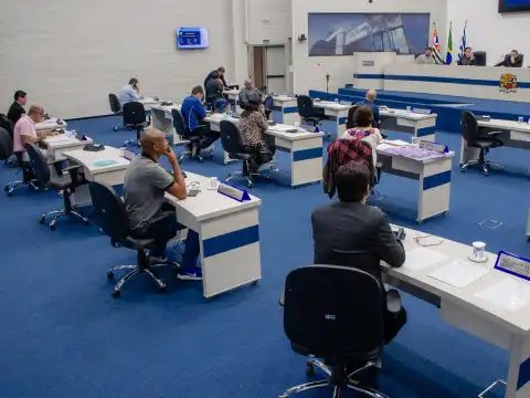 Parlamentares aprovam moção de apoio a lei que equipara aborto a homicídio