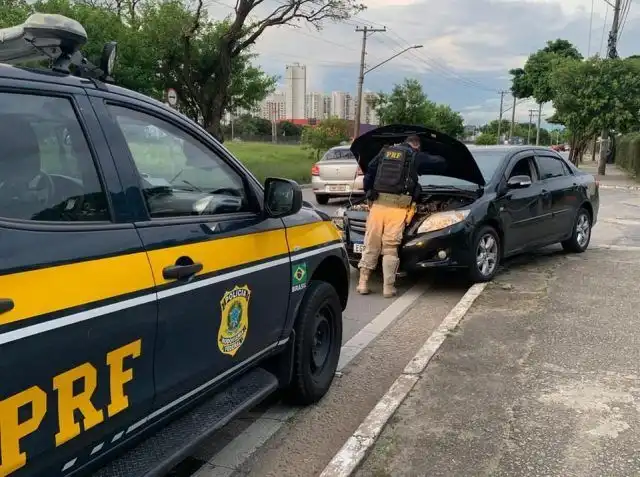 <strong>Em menos de duas horas, ação da PRF na Dutra em São José dos Campos apreende dois veículos</strong>