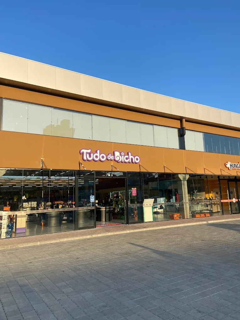 Tudo de Bicho transfere lojas para gigante Pet Camp