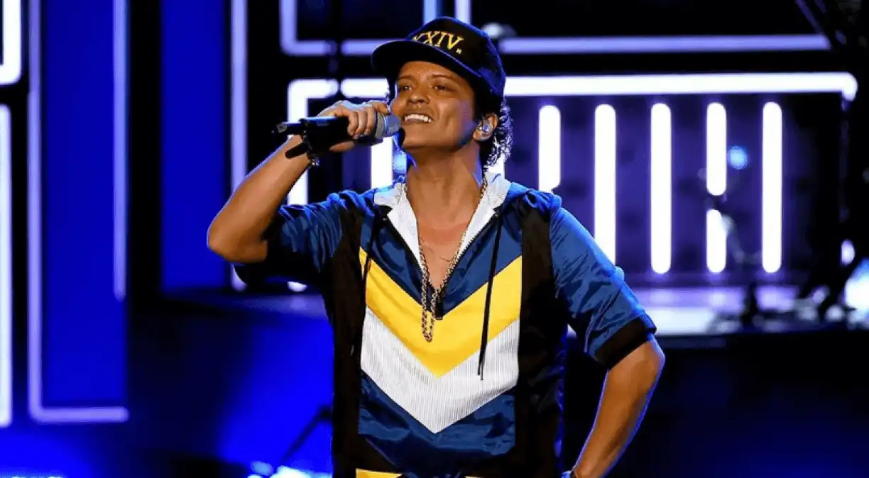 Cover do Bruno Mars fará show gratuito no aniversário do Shopping de Pinda