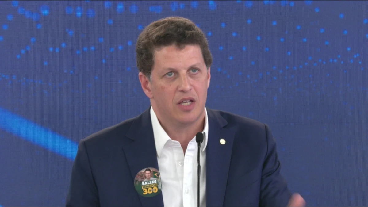 Ricardo Salles desiste de candidatura ao Senado e anuncia apoio a Derrite e André