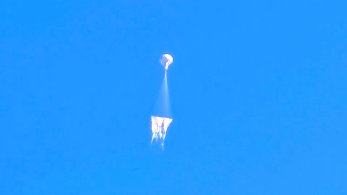 Balão é visto no céu de São José e segue em direção à Zona Sul