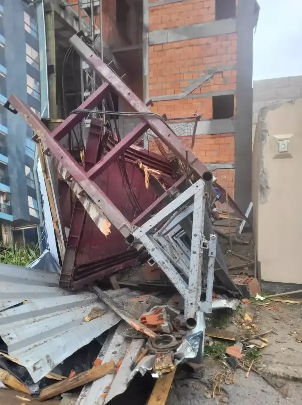 Queda de elevador mata três trabalhadores e deixa dois feridos em Imbituba