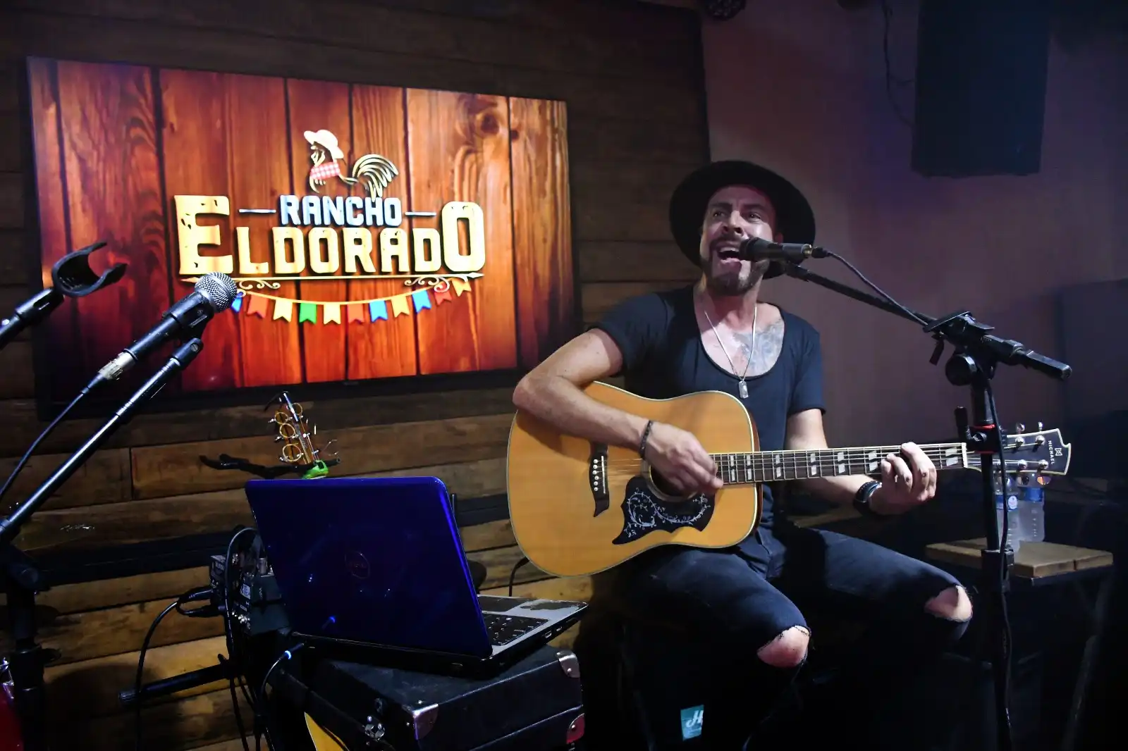 Sexta Sertaneja no Rancho Eldorado
