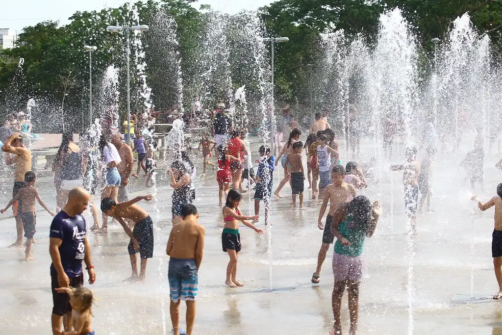 Verão de 2026 deve ser mais quente e com chuvas irregulares no Brasil