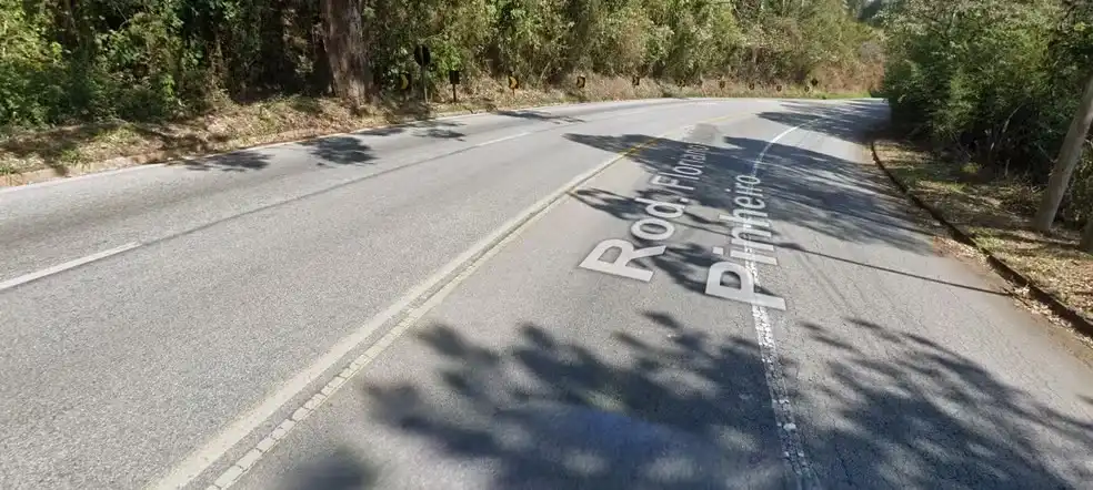 Homem de 32 anos morre e 3 pessoas ficam gravemente feridas em acidente de carro na Floriano Rodrigues Pinheiro