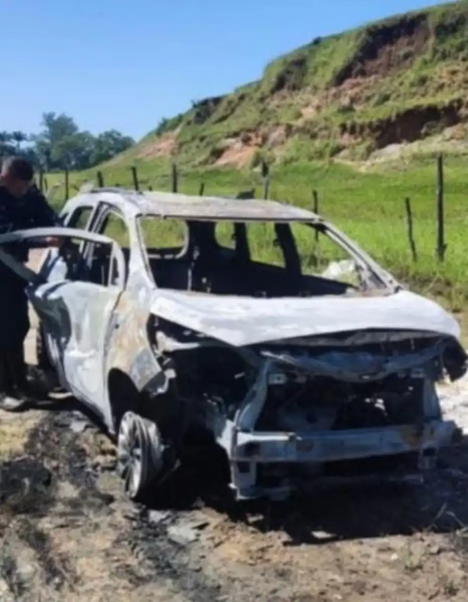 Motorista de app tem carro roubado e incendiado em São José dos Campos