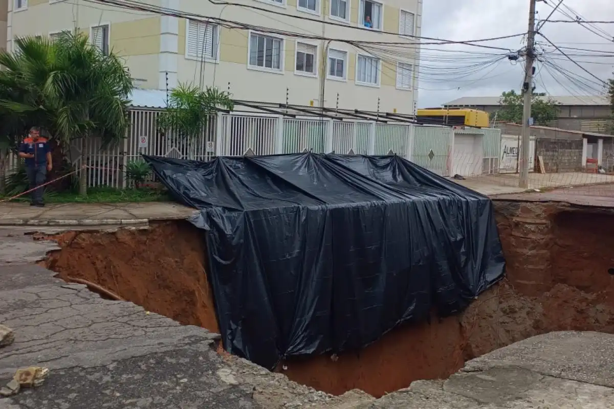 Obra da cratera no Jd Imperial em São José custará R$ 6,790 milhões
