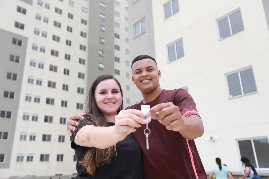 Mais de 130 famílias recebem as chaves dos apartamentos na Zona Leste de São José