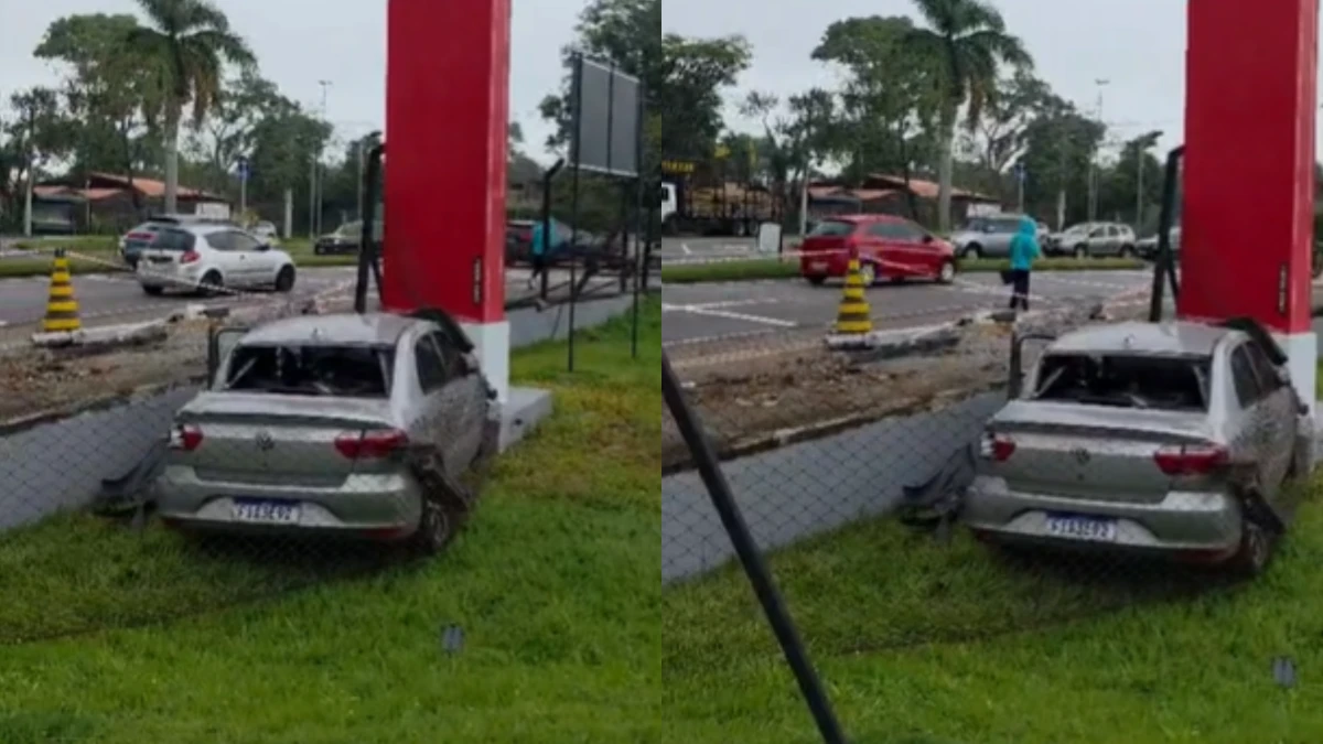 Carro invade terreno de imobiliária e derruba poste com câmera no Urbanova
