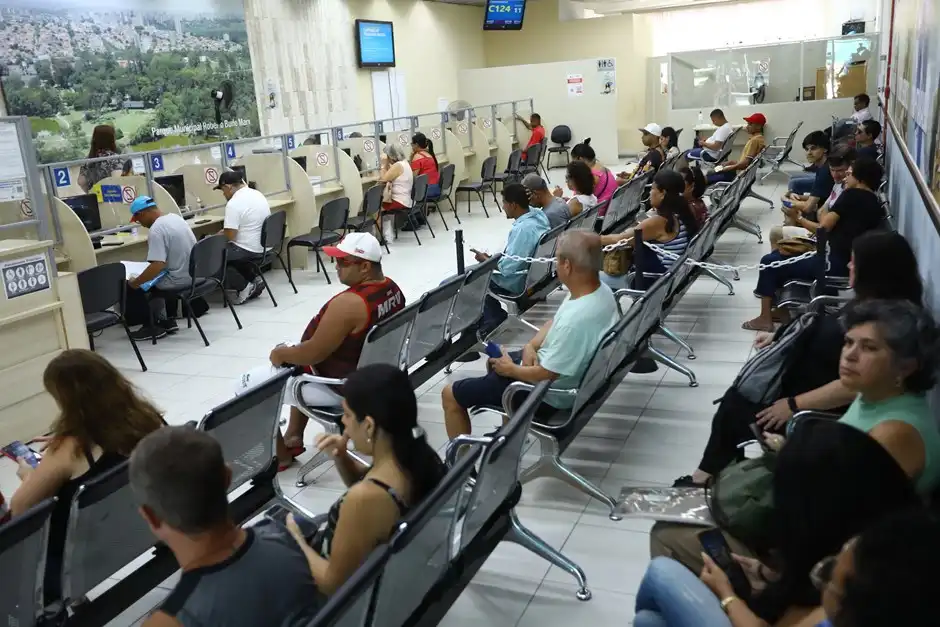 PAT de São José inicia a semana com mais de 720 vagas de emprego 