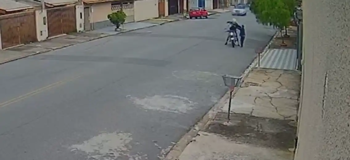 Idosa de 83 anos é agredida e assaltada em Taubaté
