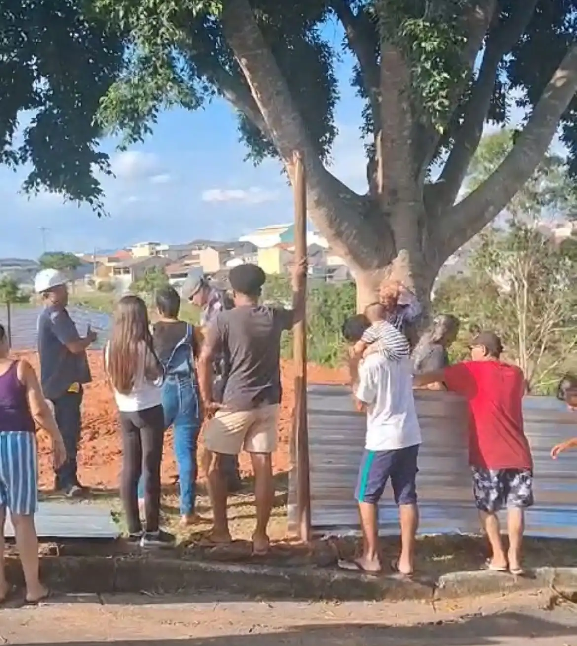DECISÃO DO TJ SUSPENDE AÇÃO DA PREFEITURA NA VILA UNIDOS E MORADORES COMEMORAM