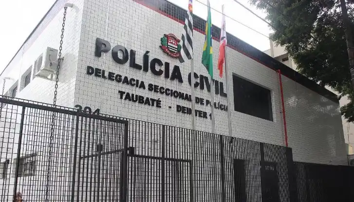 Jovem com esquizofrenia foge da UPA e tenta matar o pai a facadas em Taubaté