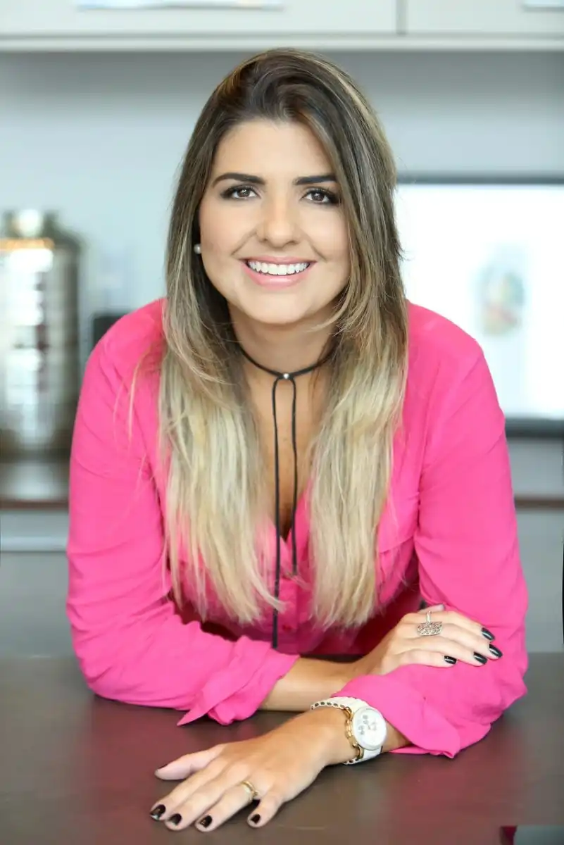 Desvendando Vidas: O Caminho de Letícia de Oliveira