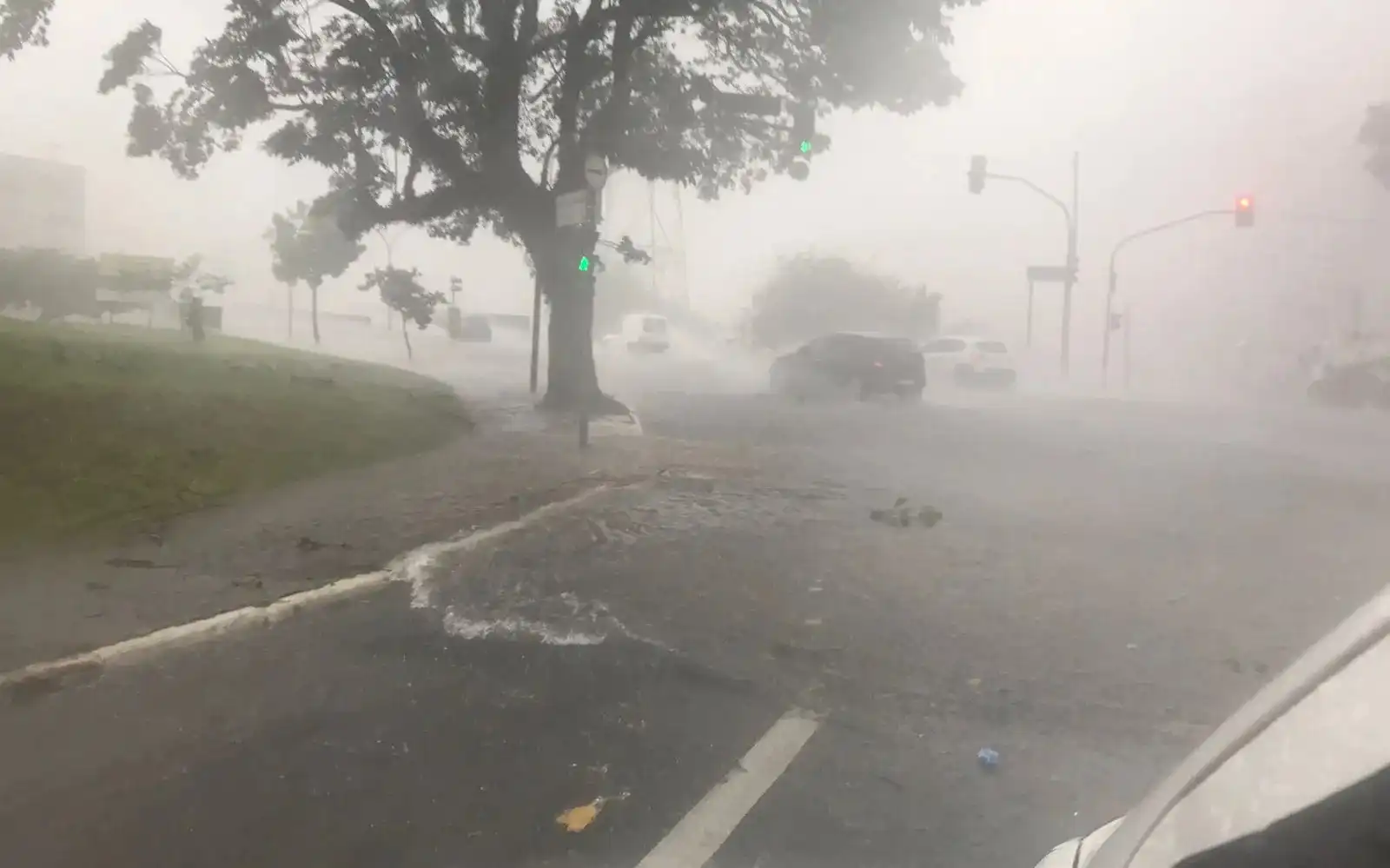 Defesa Civil emite alerta para tempestades e ventos de até 100km/h