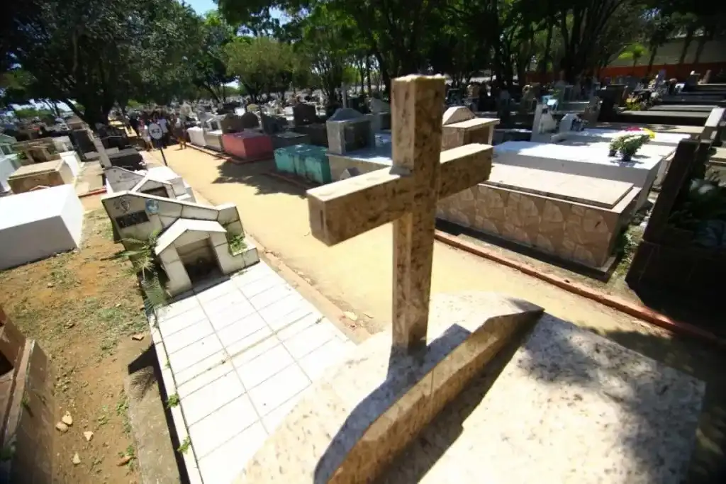 Finados: 50 mil pessoas devem passar pelos cemitérios públicos de São José dos Campos