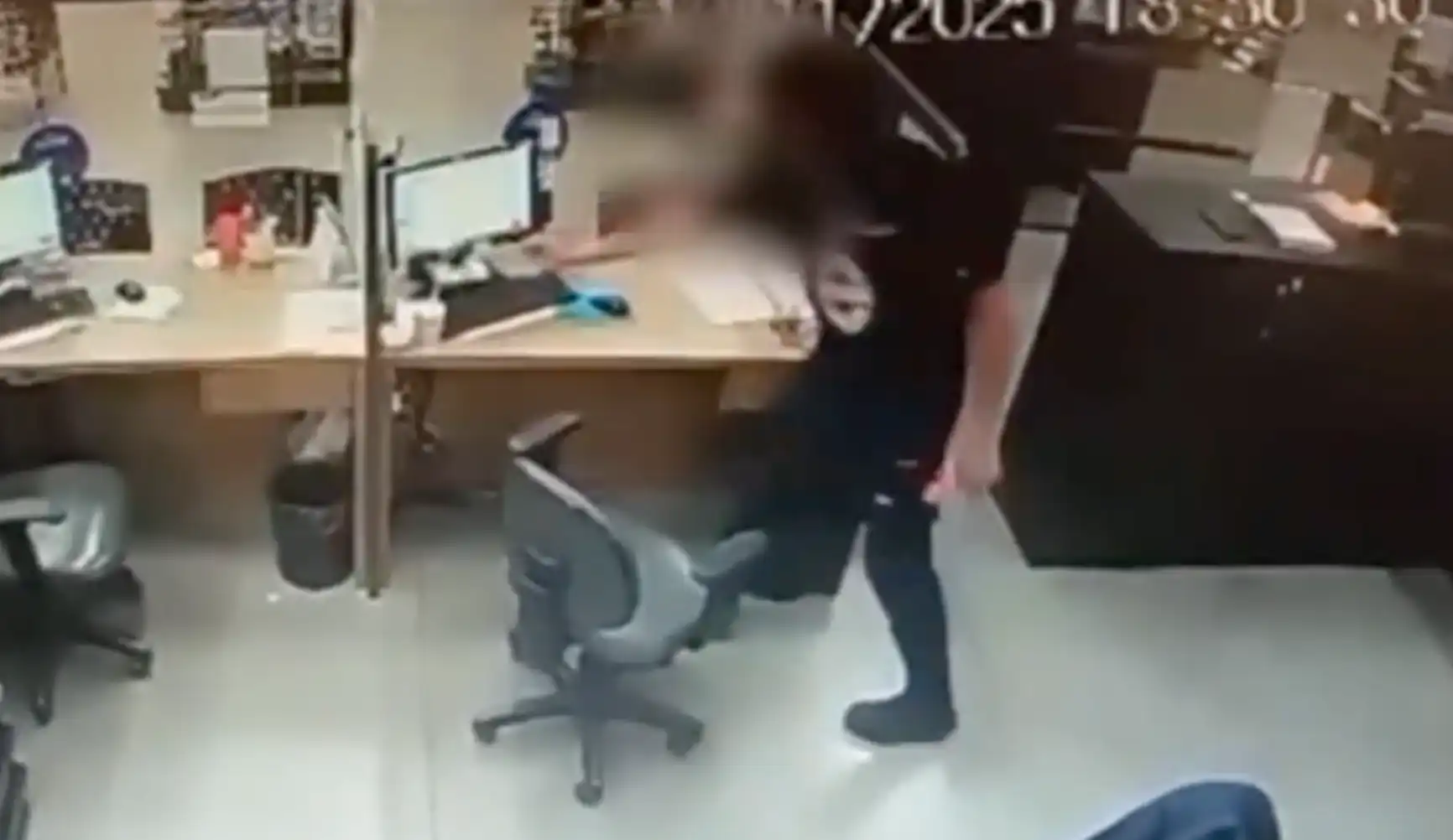 Homem é preso por colocar sêmen no sorvete da colega de trabalho