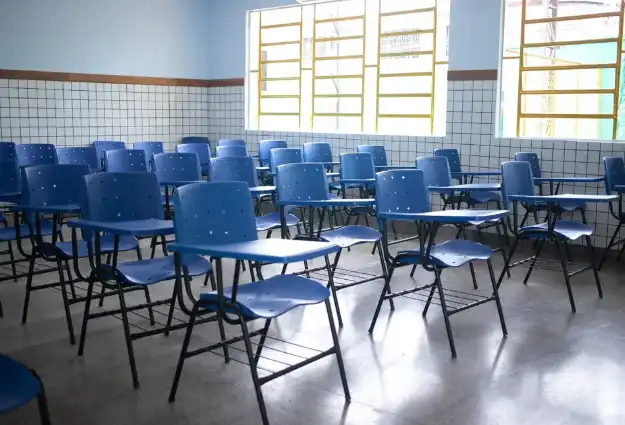 Professores da rede estadual de SP fazem greve nesta sexta (25)  