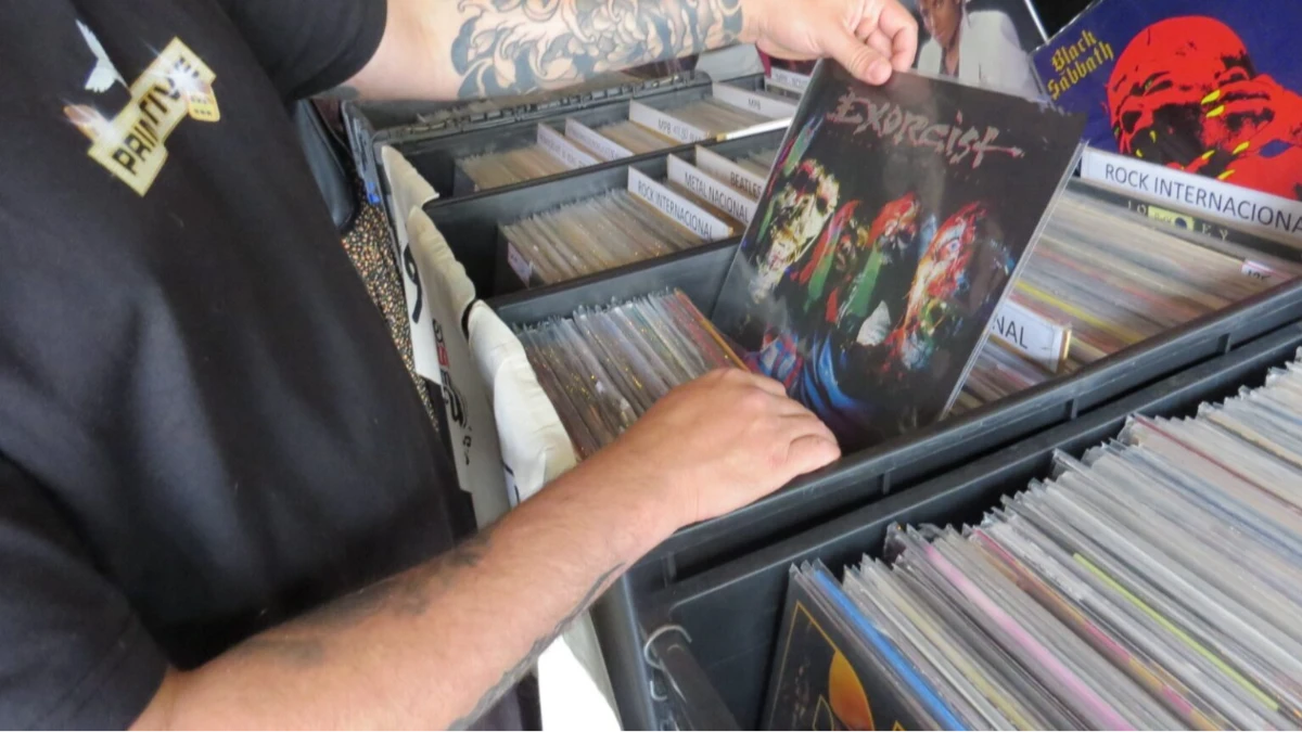 Evento reúne 10 mil discos, CDs e fitas K7 neste sábado (26)