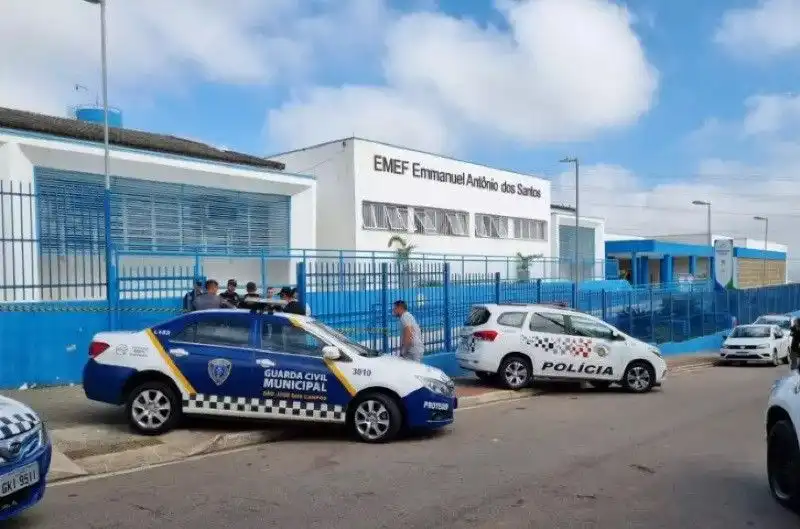 Suspeitos de tentar roubar arma de GCM em escola se entregam à polícia