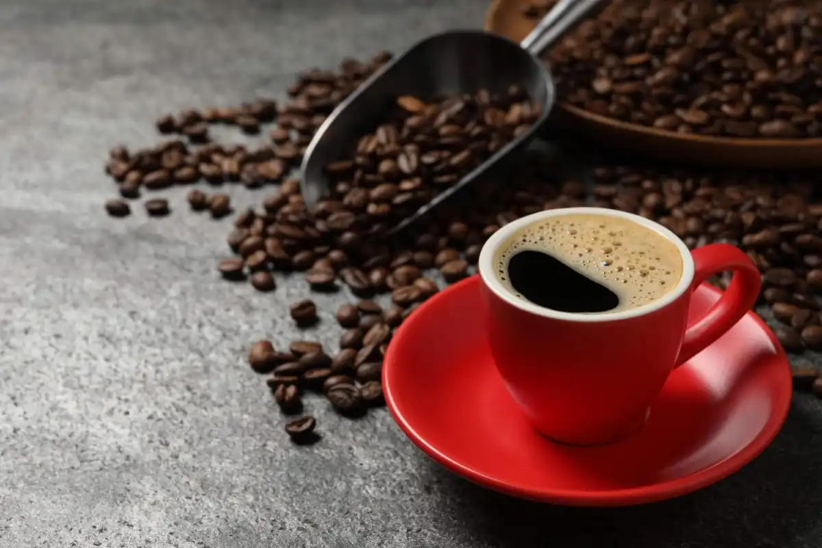 Em um ano, preço do café sobe 81% ao consumidor, mas começa a cair no campo