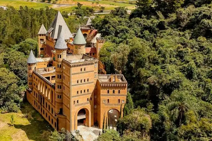 Villa medieval de São José dos Campos vai abrigar restaurante com estrela Michelin