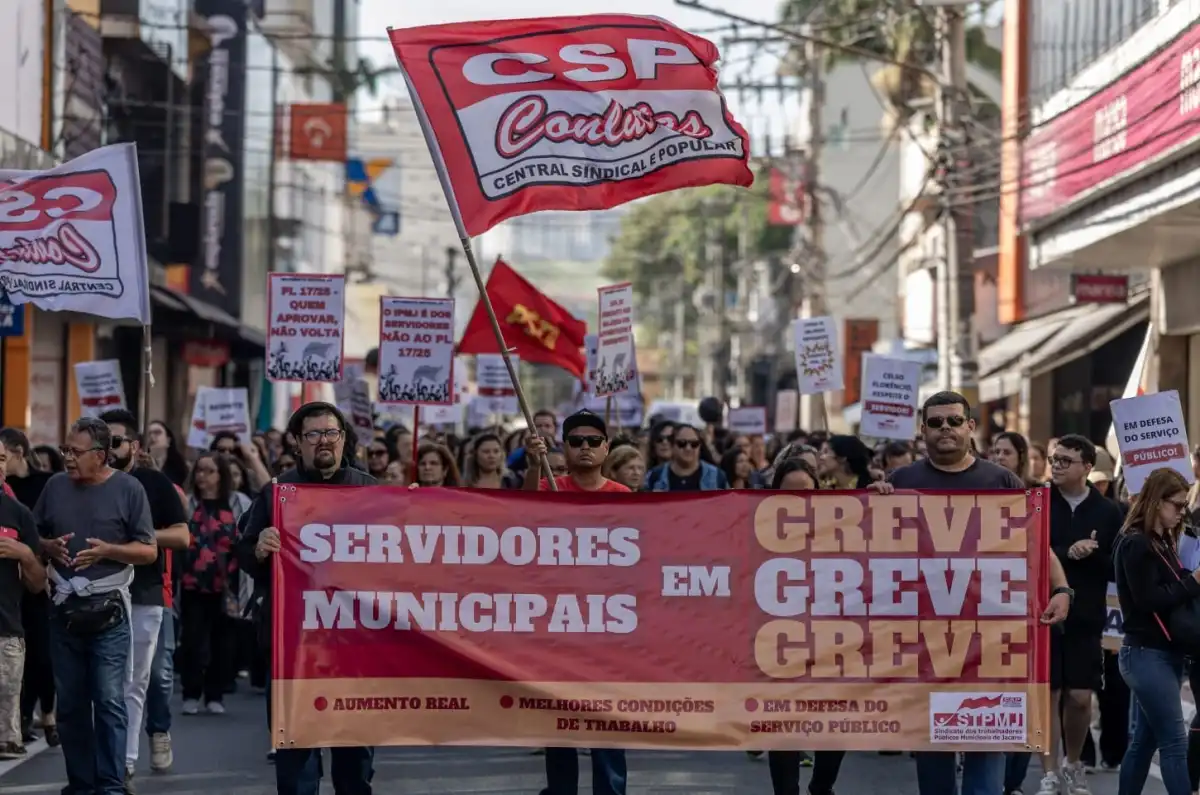 Servidores municipais de Jacareí encerram greve após reunião com prefeito