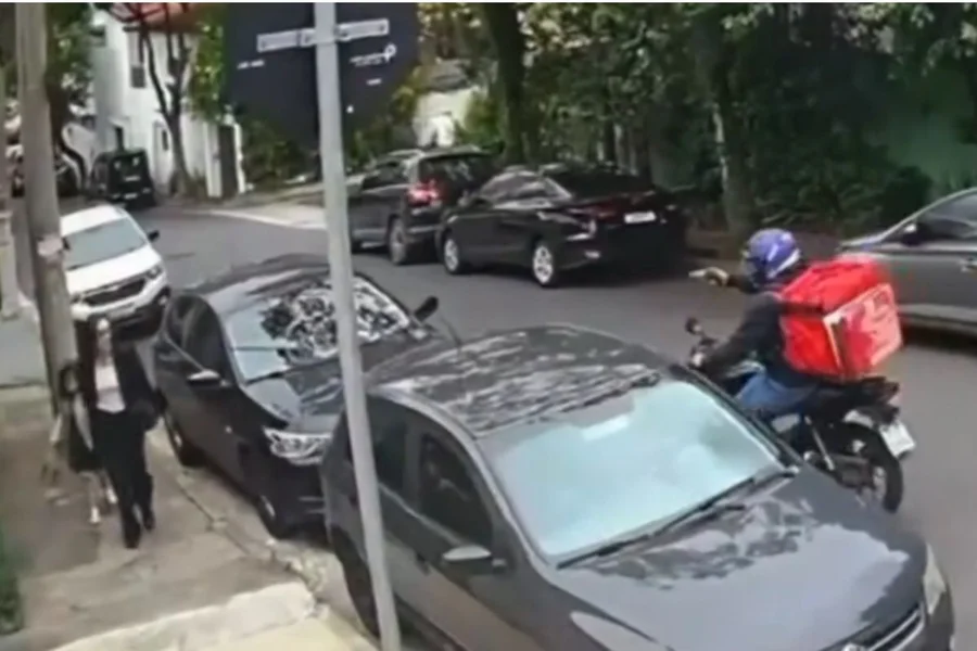 Esposa de Pedro Bial é assaltada enquanto caminhava com a filha