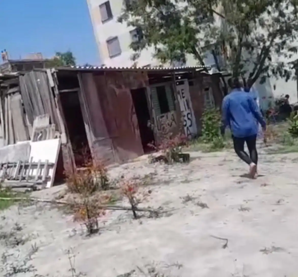 Famílias são retiradas de área ocupada na zona sul de São José dos Campos