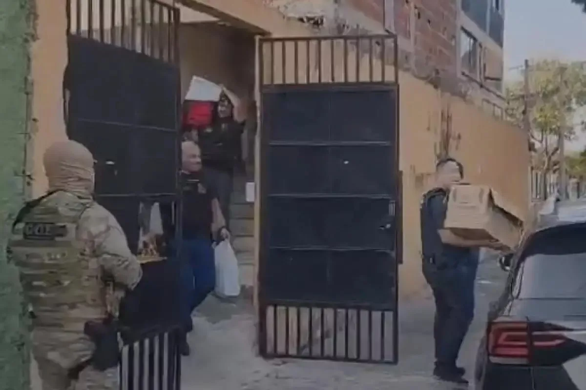 Polícia faz operação contra tráfico de drogas no Campo dos Alemães