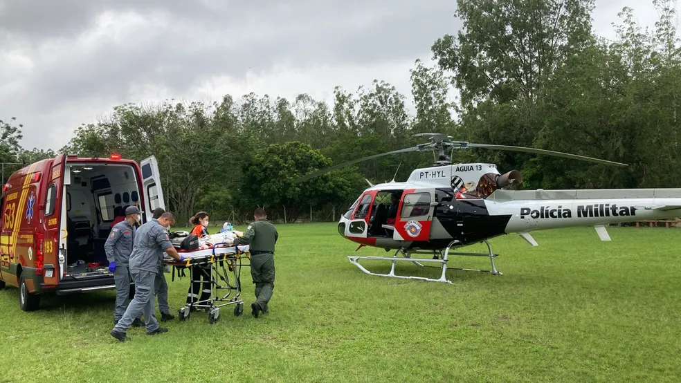 Helicóptero Águia da PM resgata criança após atropelamento de moto