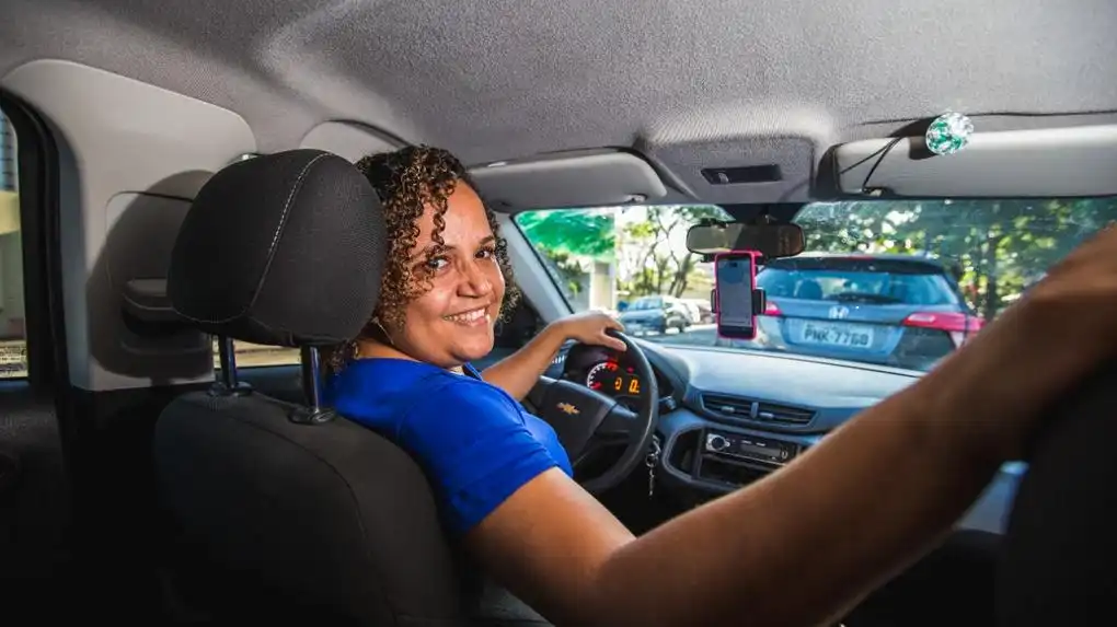 Uber permite usuárias de escolherem motoristas mulheres em viagens