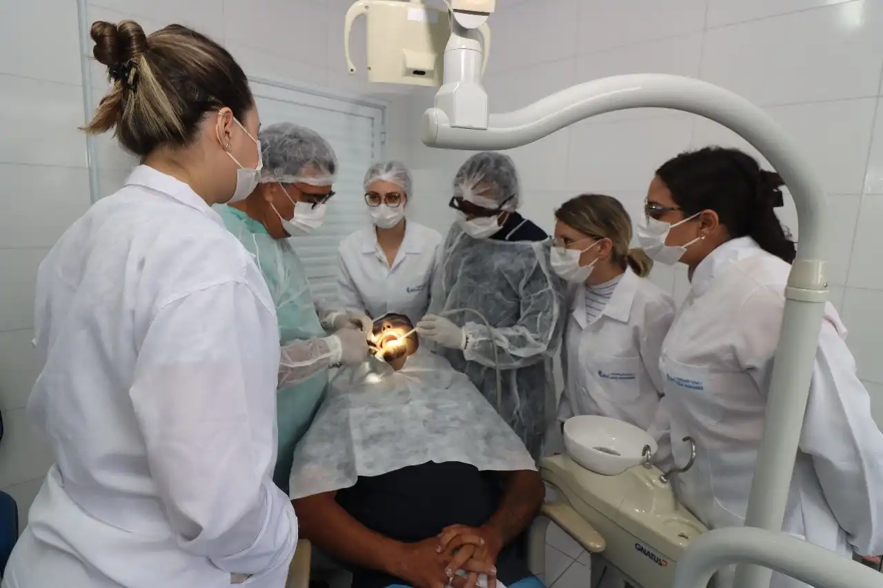 Caraguatatuba reforça combate ao câncer de boca com campanha Novembro Vermelho 