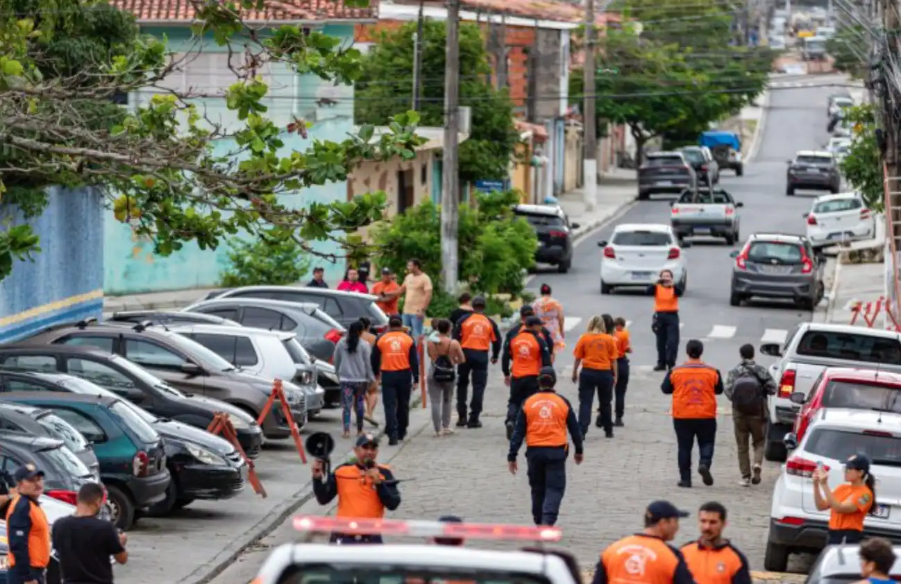 Defesa Civil realiza simulado de evacuação preventiva no Itatinga em São Sebastião