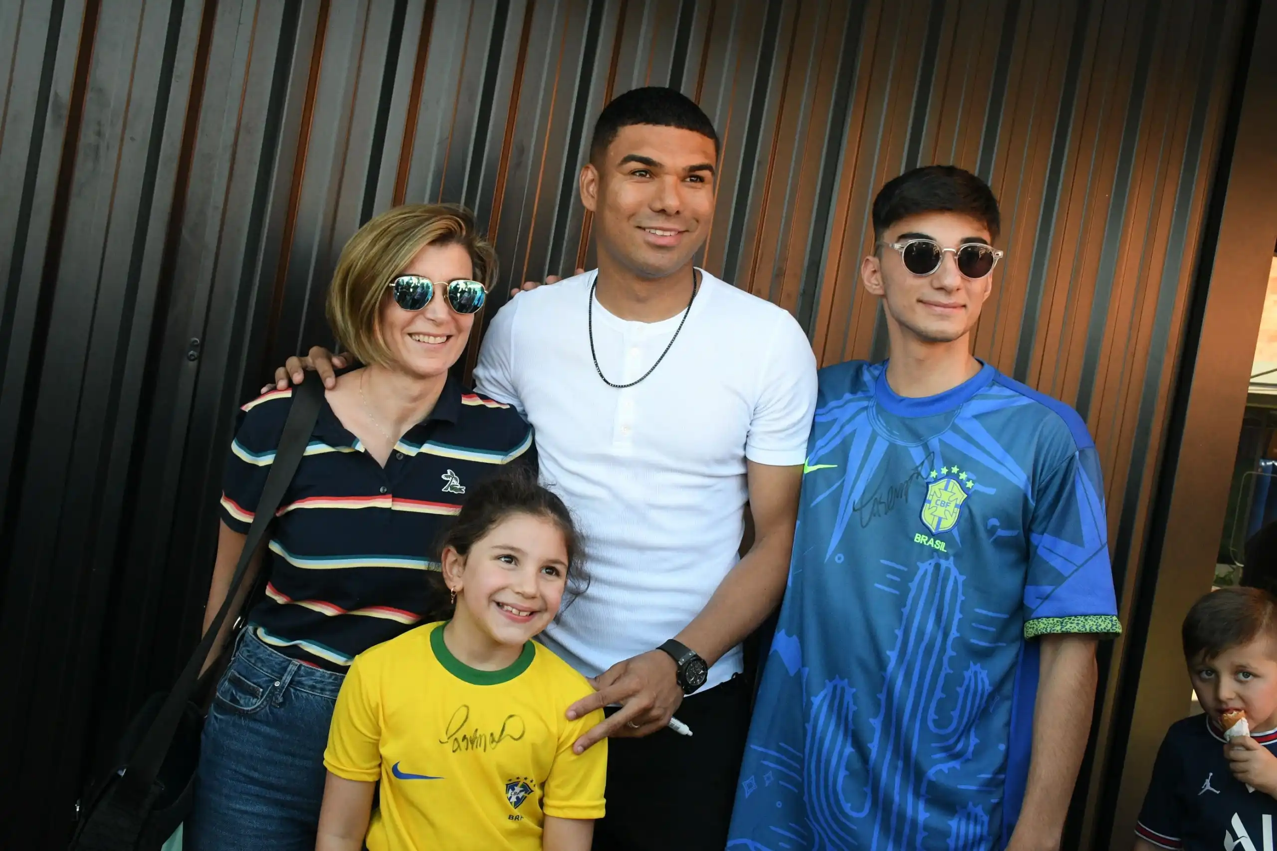 Casemiro atende fãs durante “Domingo Animado” do Madrid Open Mall