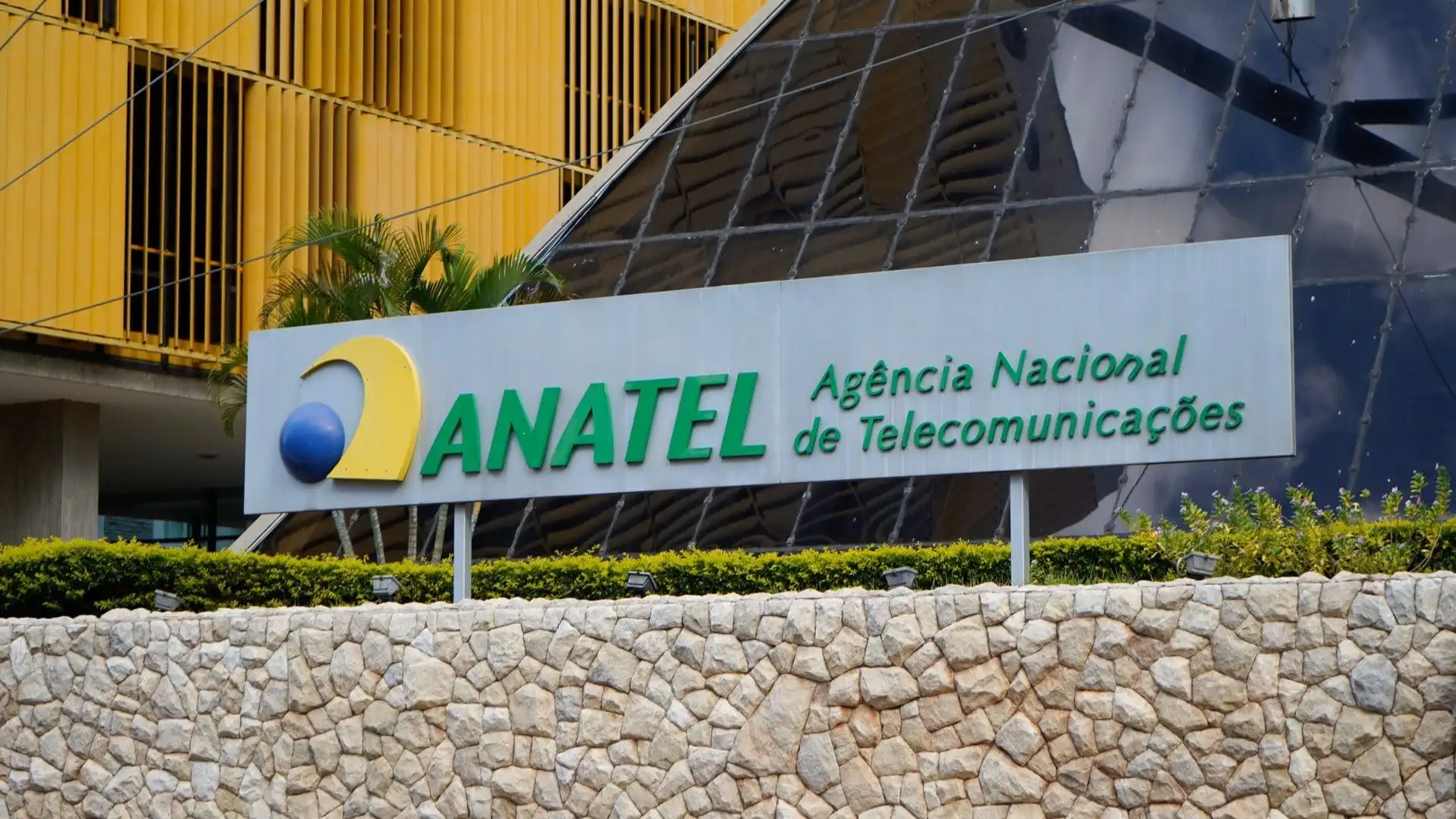 Anatel determina desligamento de 5 milhões de 'gatonets' em uso no País
