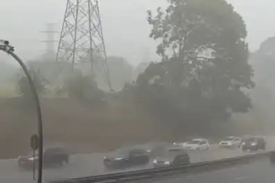 Urgente: São José dos Campos registra chuva de granizo na tarde desta segunda (26)