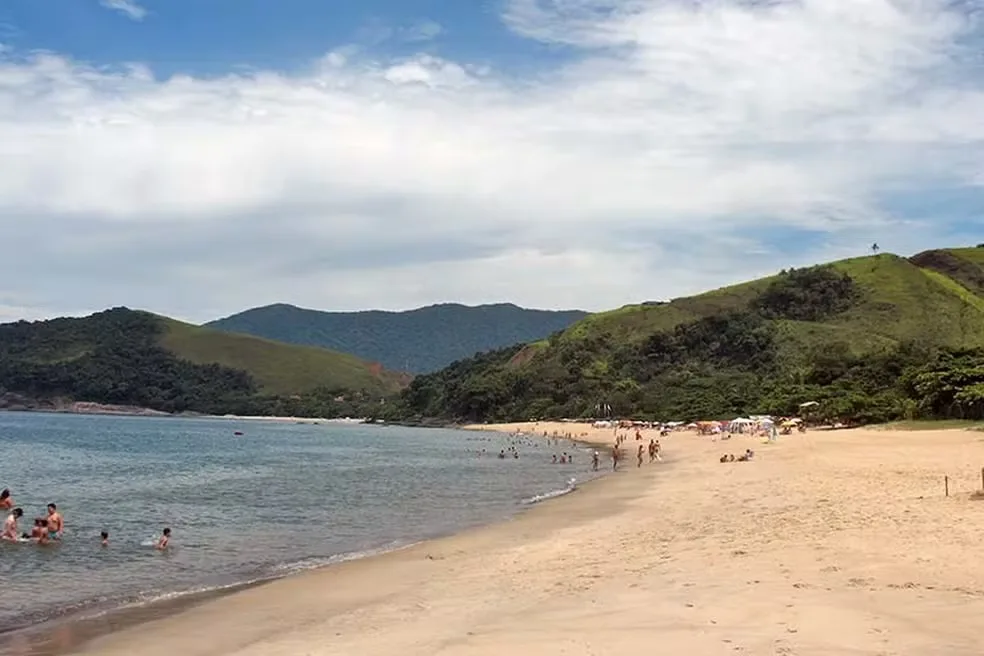 Homem é encontrado morto na praia de Toque Toque Pequeno em São Sebastião