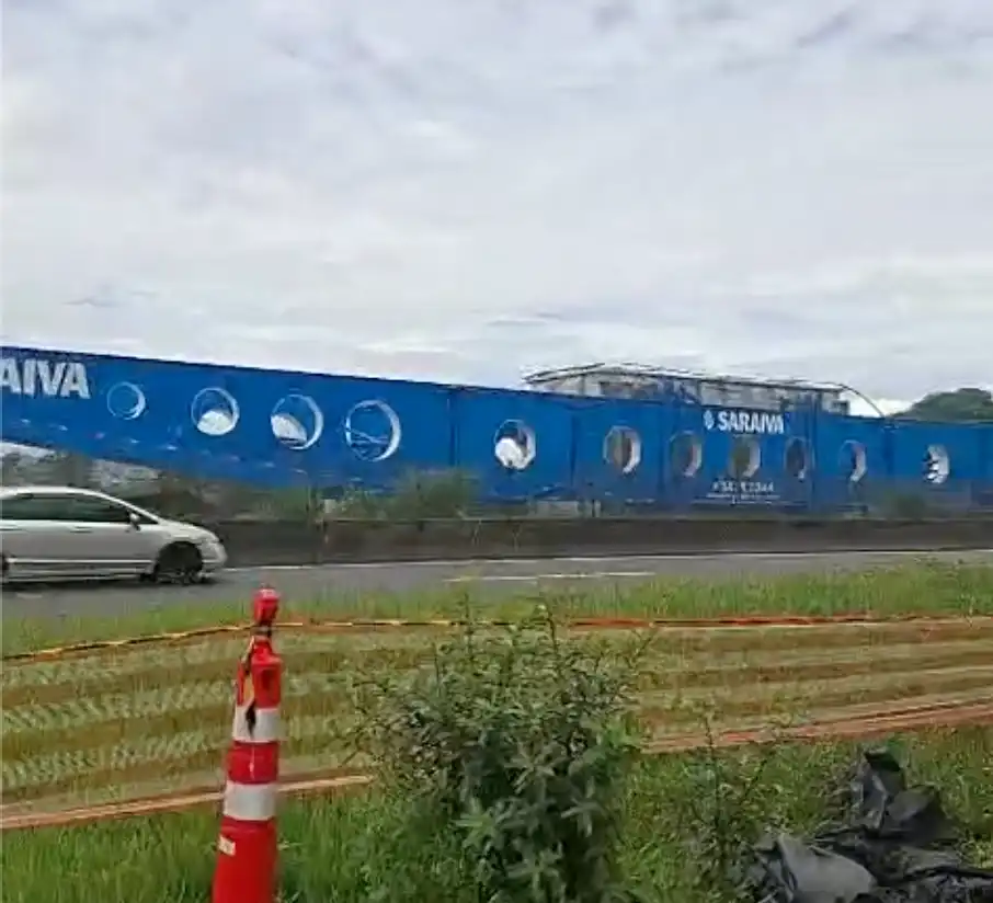 Vídeo mostra carga superdimensionada de mais de 640 toneladas se deslocando pela Dutra