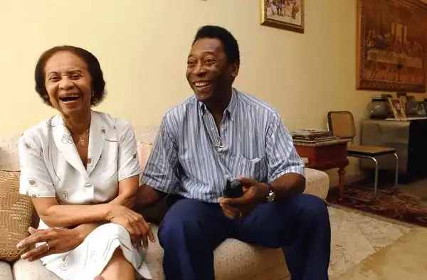 Morre Celeste Arantes, mãe do Rei Pelé
