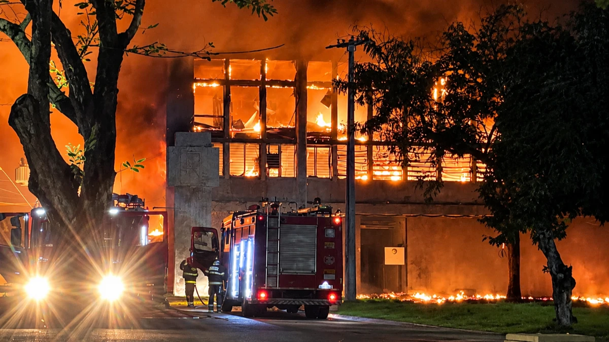 Incêndio na UFPE destrói dados de 20 anos de pesquisa e afeta 80 trabalhos acadêmicos