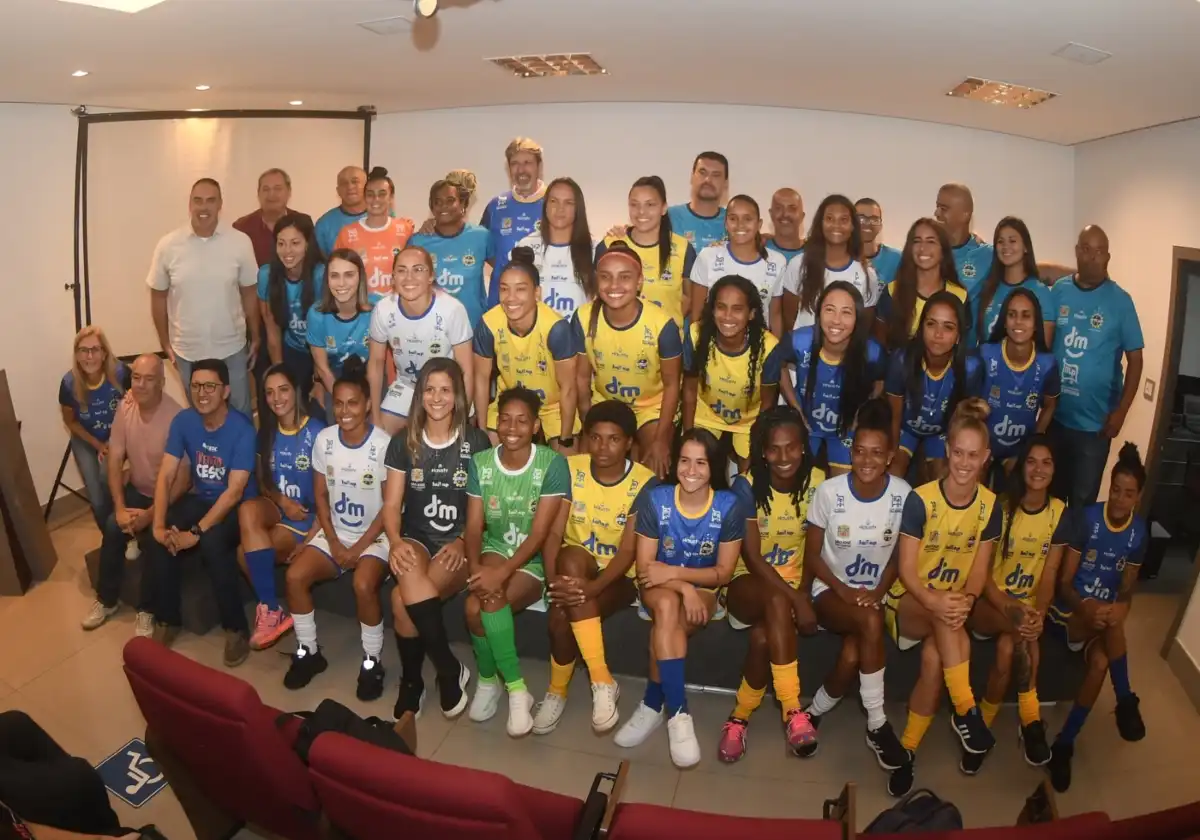 Uniodonto oficializa patrocínio ao futebol feminino de sjc - 22 março