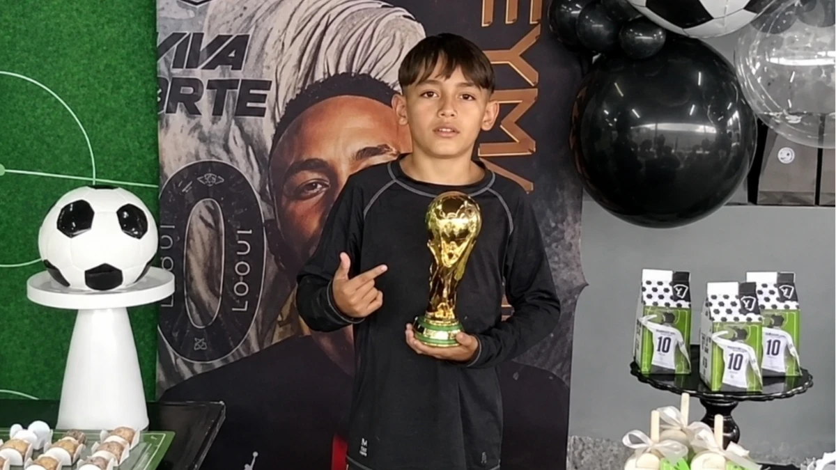 Menino de 11 anos que morreu voltava da escola com o irmão quando foi atropelado por caminhão